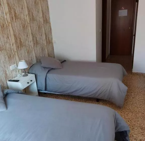 Majatalo Hostal Tivissa