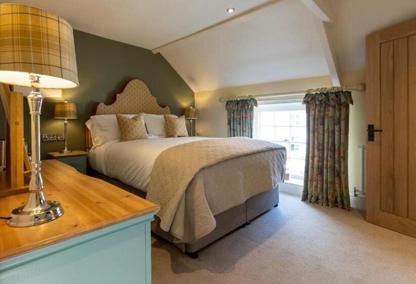 فندق صغير The Fox And Hounds Country Inn