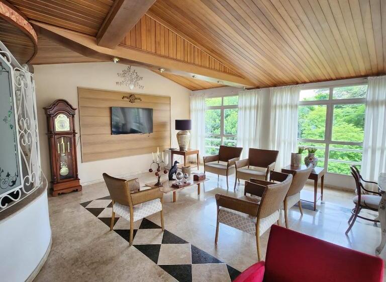 בית מלון כפרי Da Vinci