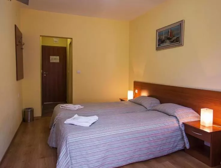 Majatalo Hera Guest House