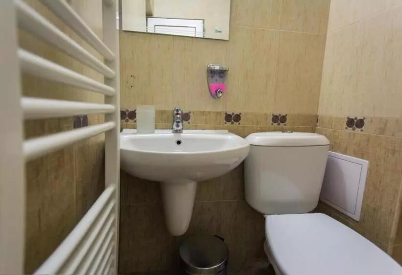 Majatalo Hera Guest House