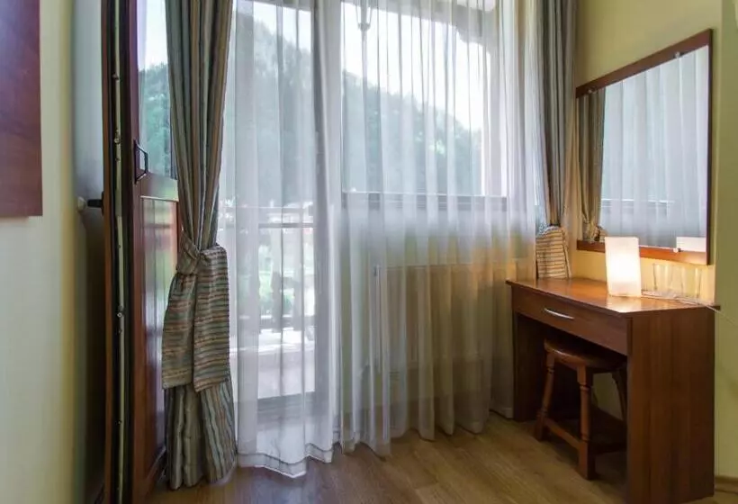 Majatalo Hera Guest House