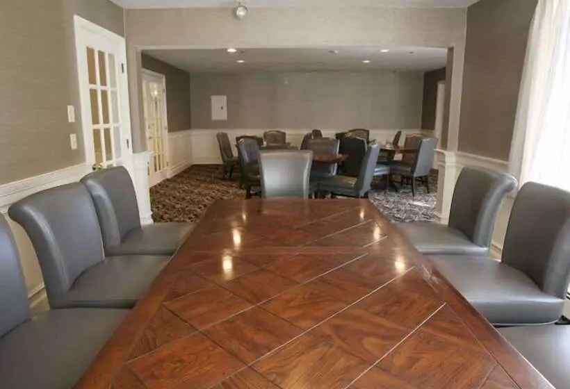 فندق Chocksett Inn And Restaurant