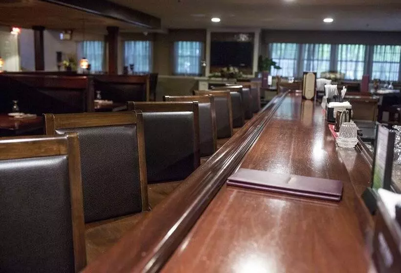 فندق Chocksett Inn And Restaurant