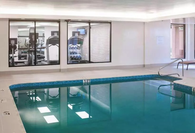 ホテル Courtyard Tuscaloosa