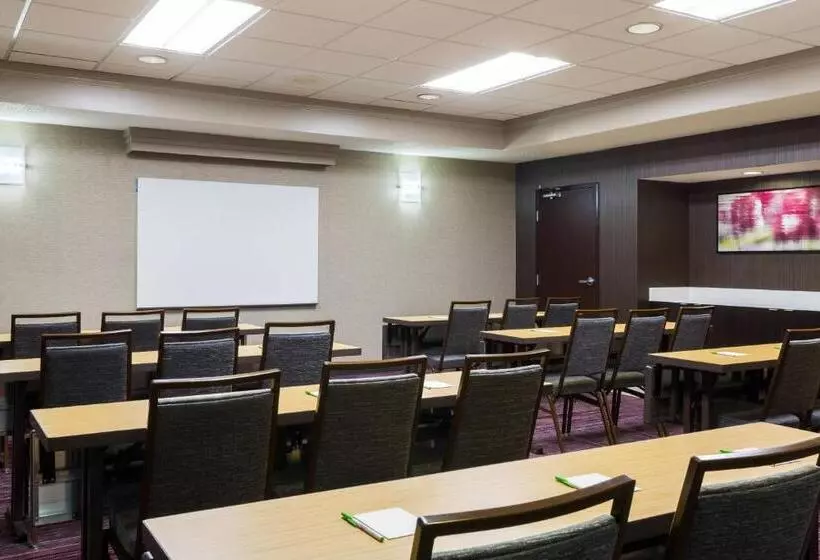 Отель Courtyard Dallas Mesquite