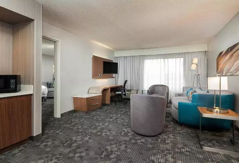 Отель Courtyard Dallas Mesquite