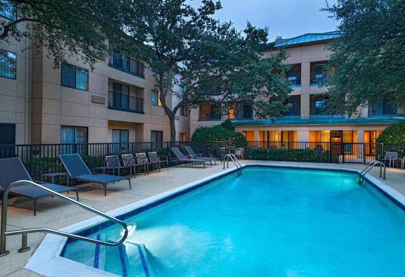Hotel Courtyard By Marriott Dallas Plano In Legacy Park