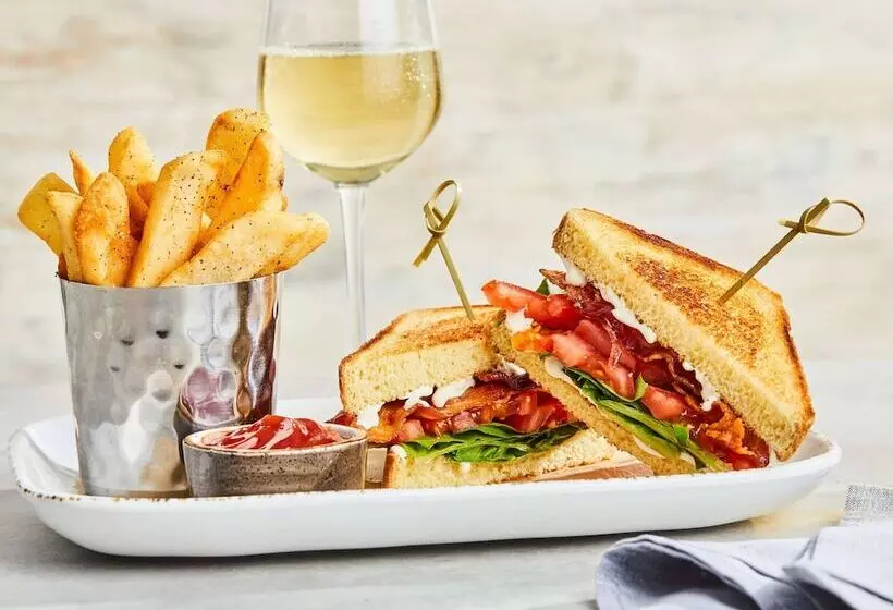 Отель Courtyard By Marriott Dulles Airport Chantilly