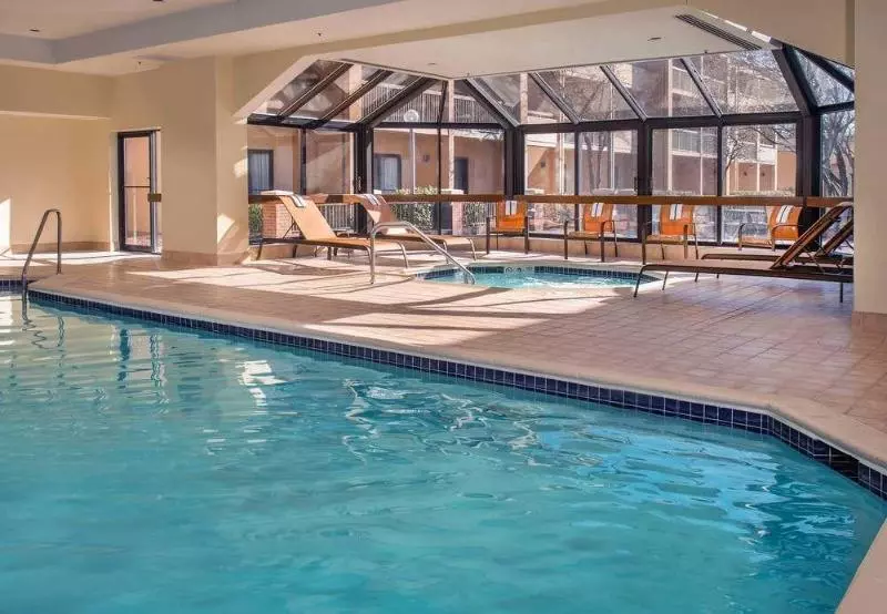 Отель Courtyard By Marriott Dulles Airport Chantilly