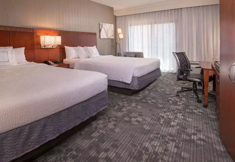 Отель Courtyard By Marriott Dulles Airport Chantilly