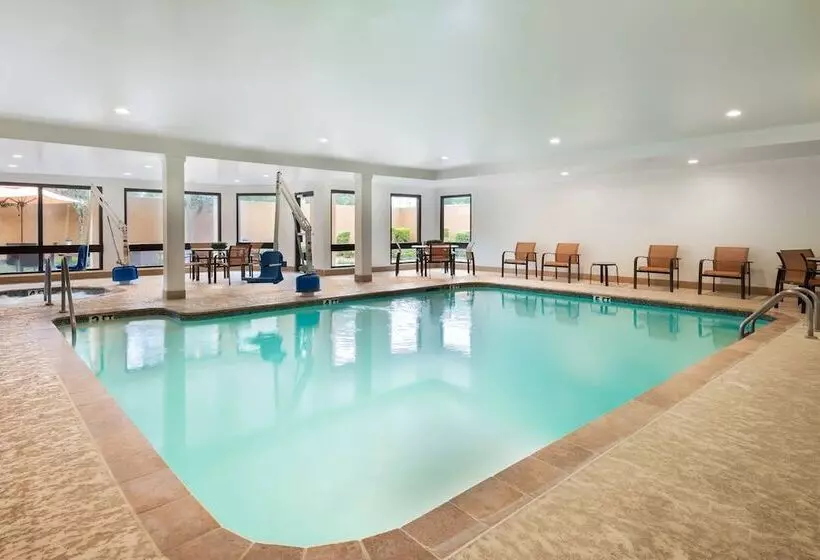 호텔 Courtyard Lafayette Airport