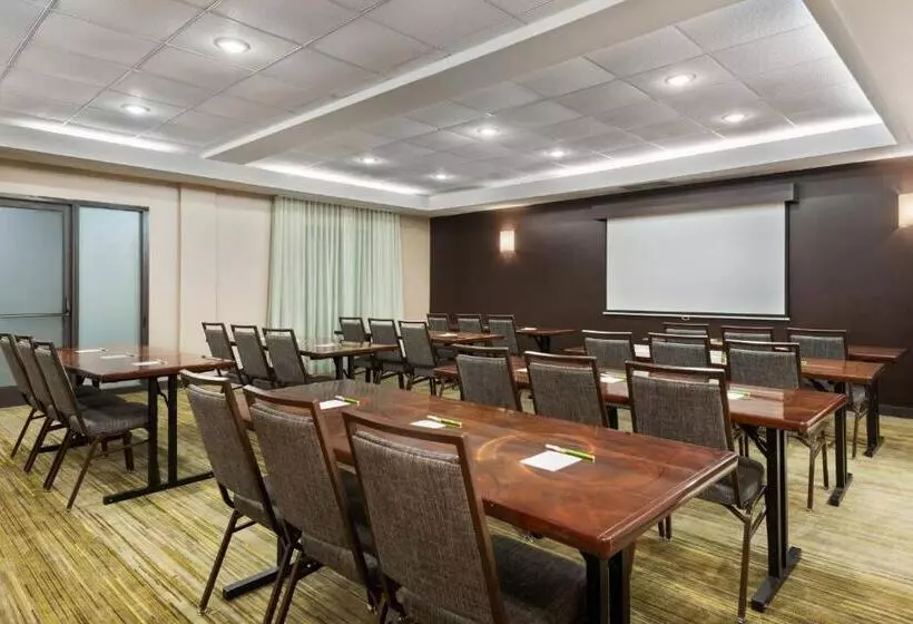 호텔 Courtyard Lafayette Airport