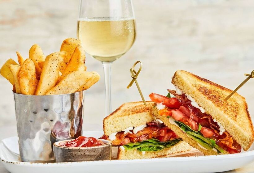 فندق Courtyard By Marriott Norwich