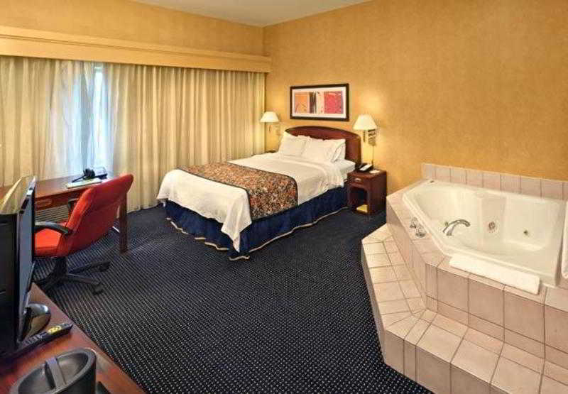 فندق Courtyard By Marriott Norwich