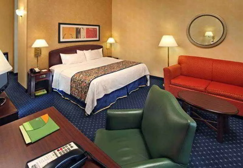 호텔 Courtyard By Marriott Norwich