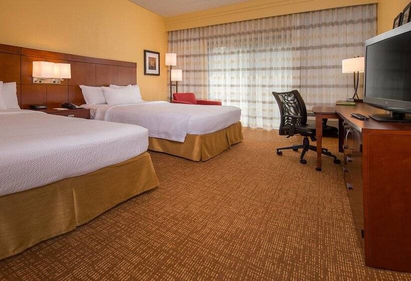 فندق Courtyard Williamsburg   Busch Gardens