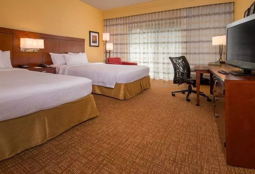 Отель Courtyard Williamsburg   Busch Gardens