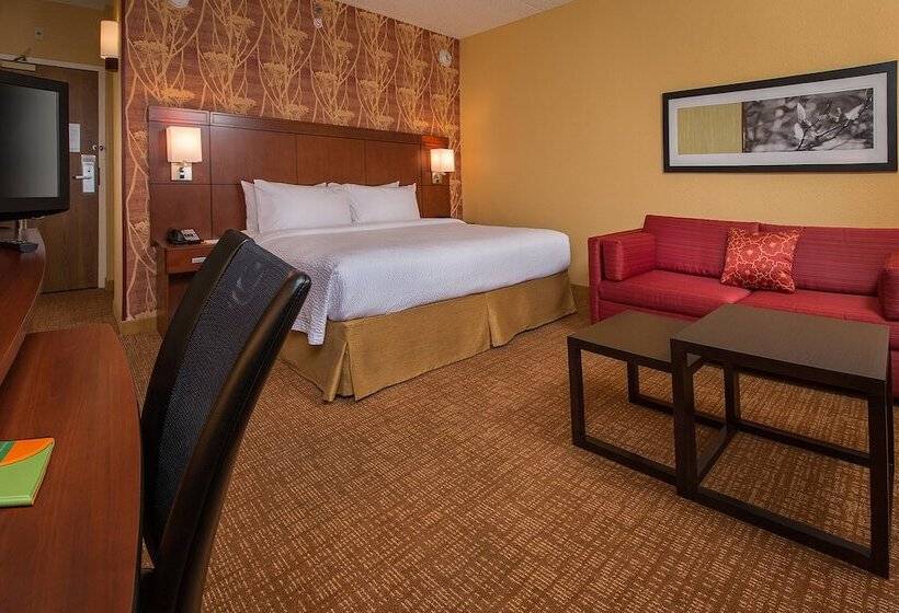 فندق Courtyard Williamsburg   Busch Gardens