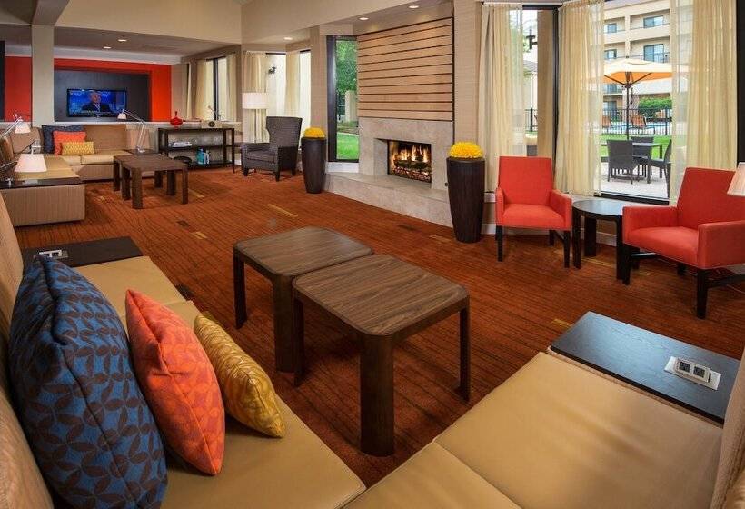 فندق Courtyard Williamsburg   Busch Gardens