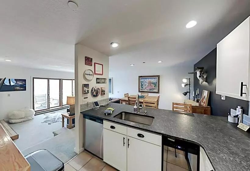 호텔 Crestview Place 307a