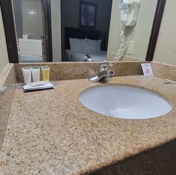 בית מלון כפרי Days Inn By Wyndham Sheridan