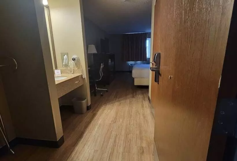 هتل Days Inn By Wyndham Sheridan