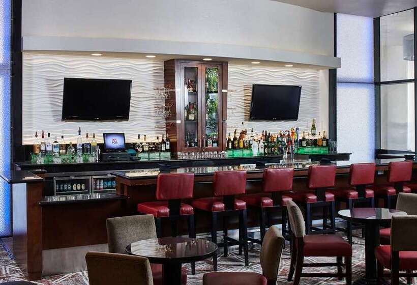 Otel Doubletree By Hilton Fullerton