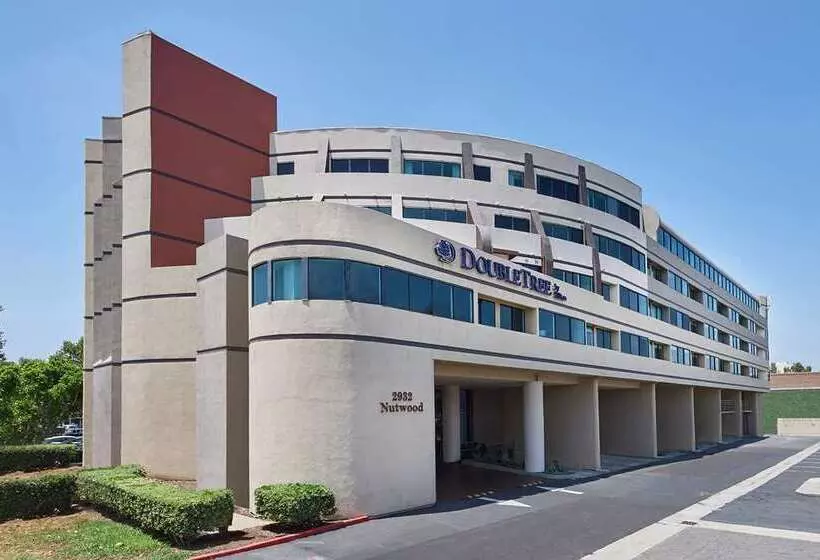 ホテル Doubletree By Hilton Fullerton