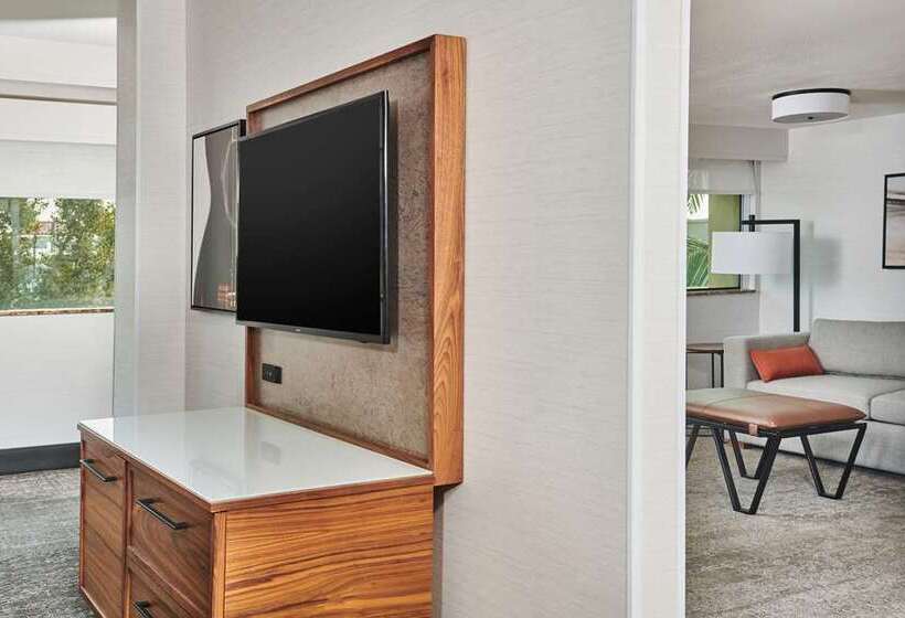 Otel Doubletree By Hilton Fullerton