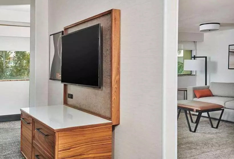 ホテル Doubletree By Hilton Fullerton