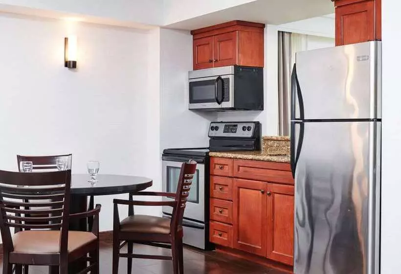 ホテル Doubletree By Hilton Fullerton