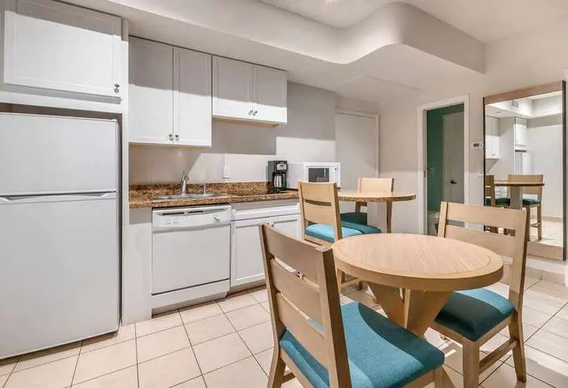 هتل Hilton Vacation Club Crescent On South Beach Miami