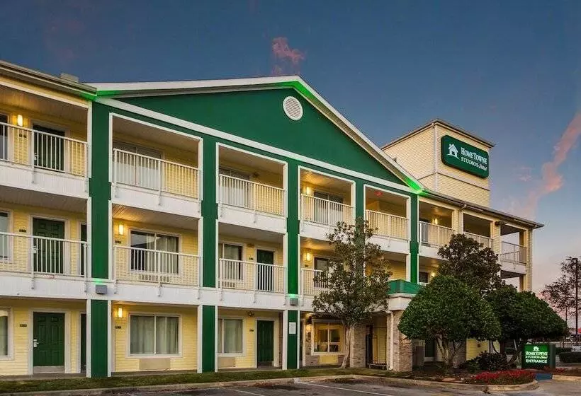 호텔 Hometowne Studios By Red Roof Houston West Oaks/ Energy Corridor