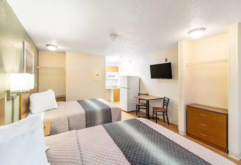 호텔 Hometowne Studios By Red Roof Houston West Oaks/ Energy Corridor