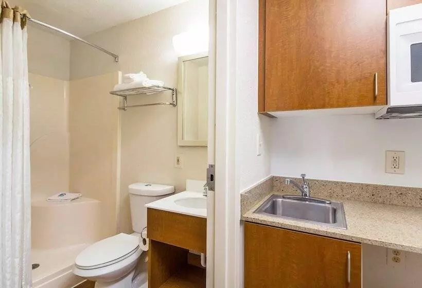 호텔 Hometowne Studios By Red Roof Houston West Oaks/ Energy Corridor