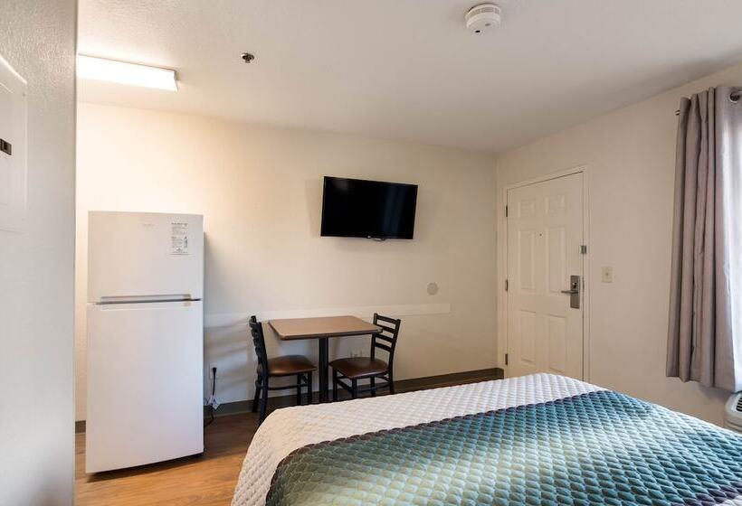 فندق Hometowne Studios By Red Roof Lake Charles   Sulphur