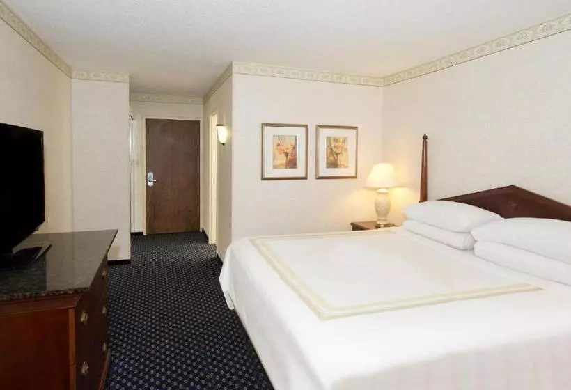 هتل Jackson Downtown Convention Center