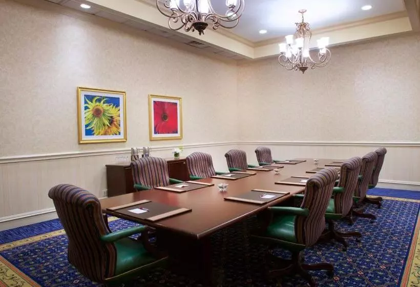 هتل Jackson Downtown Convention Center