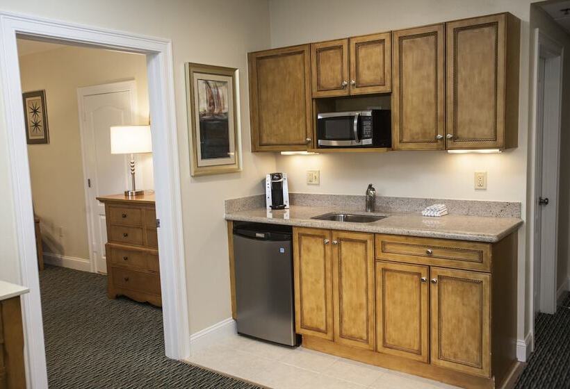 هتل The Cove At Yarmouth