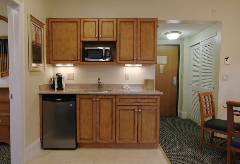 هتل The Cove At Yarmouth