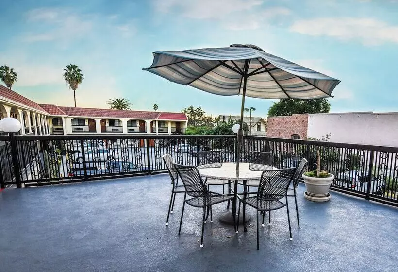 モーテル Chariot Inn Glendale   Pasadena