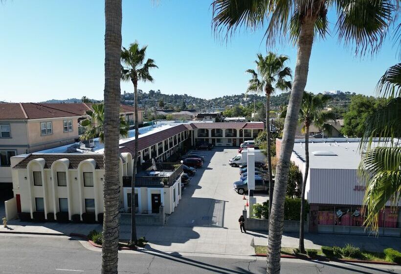 מוטל Chariot Inn Glendale   Pasadena