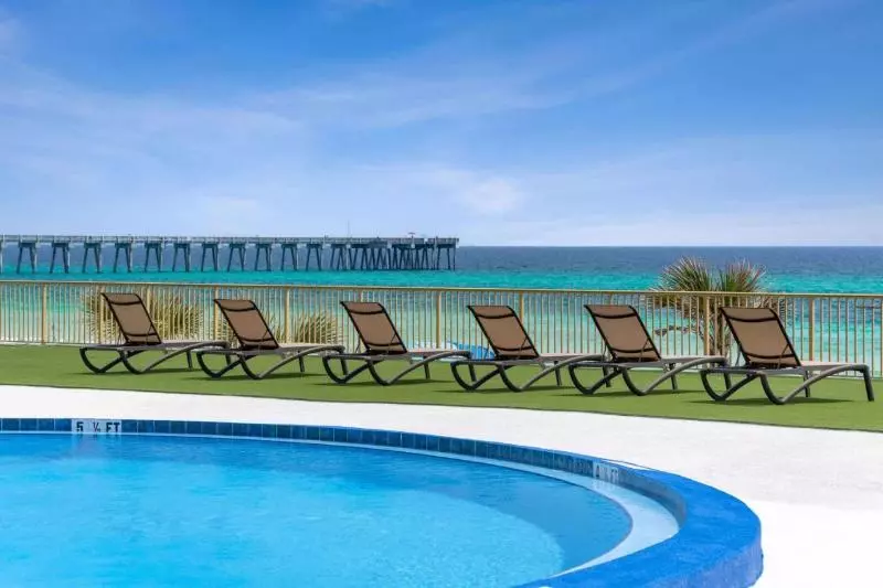 汽车旅馆  Chateau Beachfront Resort   Bw Signature Collection