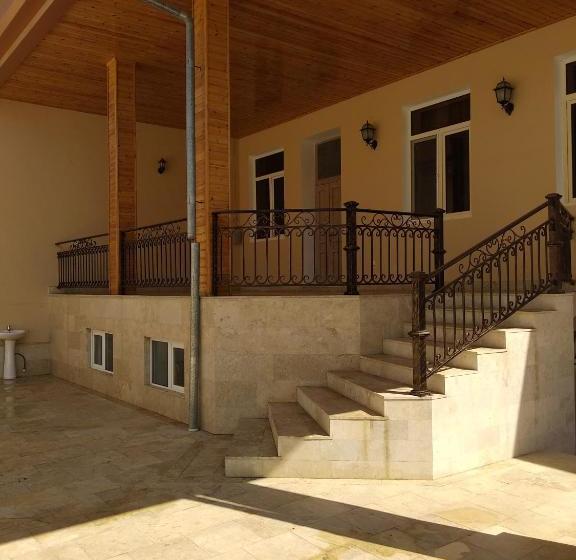 مسافرخانه Apartments Silk Road