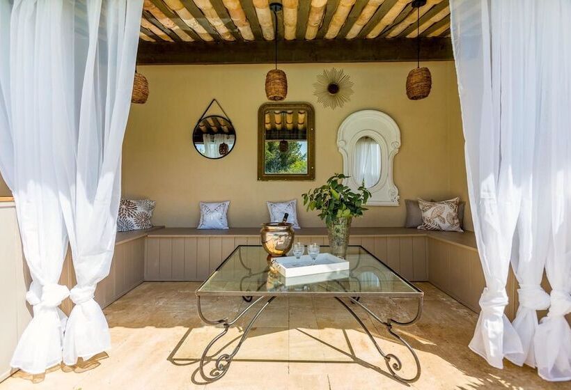 مسافرخانه Les Secrets D Aix Les Roulottes