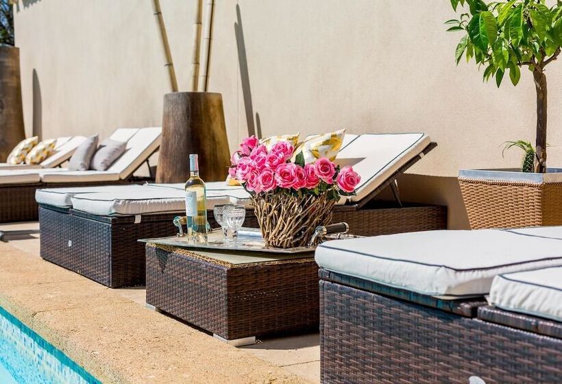 مسافرخانه Les Secrets D Aix Les Roulottes