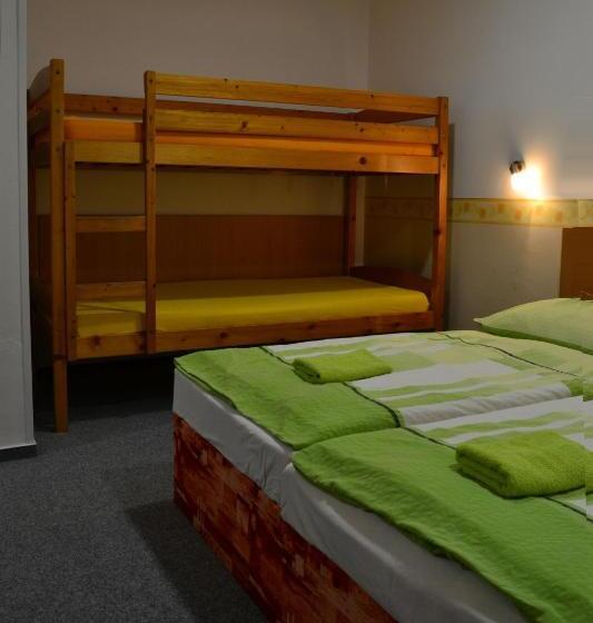 Hostel Děčín Na Skřivánce