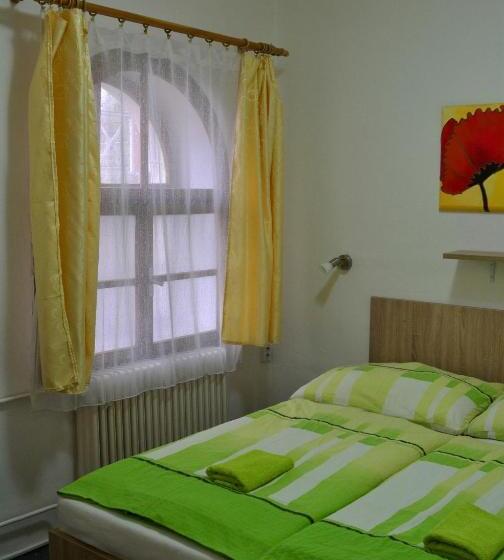 Hostel Děčín Na Skřivánce