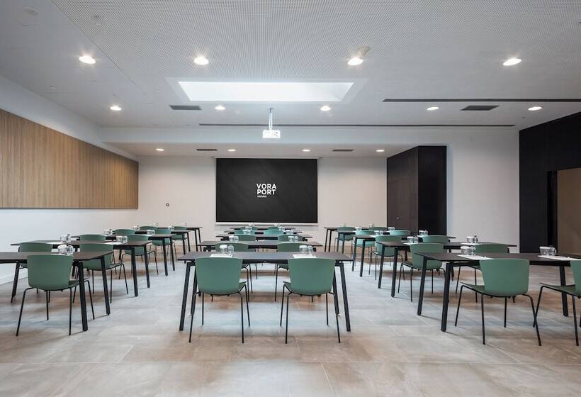 هتل Acta Voraport